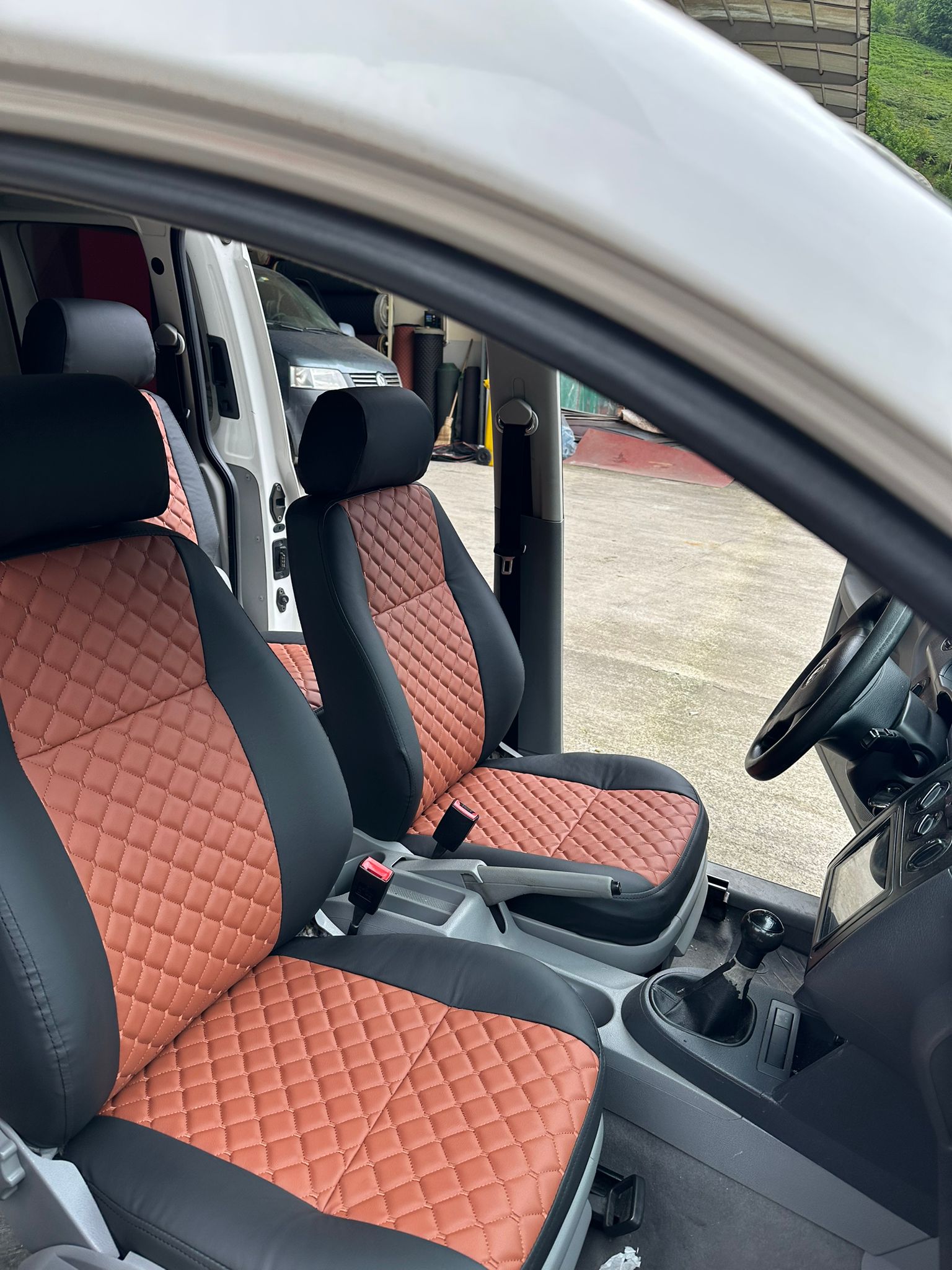 Oto Döşeme